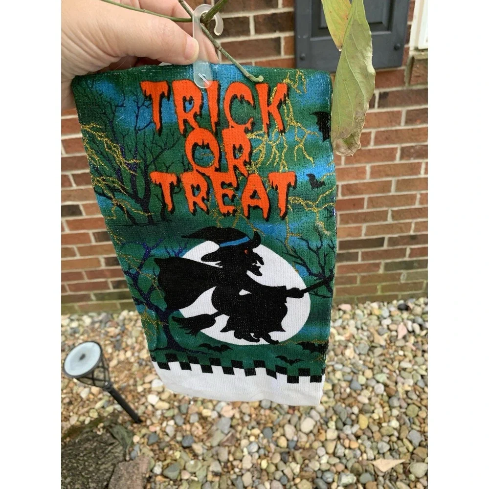 Vintage B&D/ Flying Witch Royal Terry Halloween‎ Kitchen Towel Trick-or-Treat.